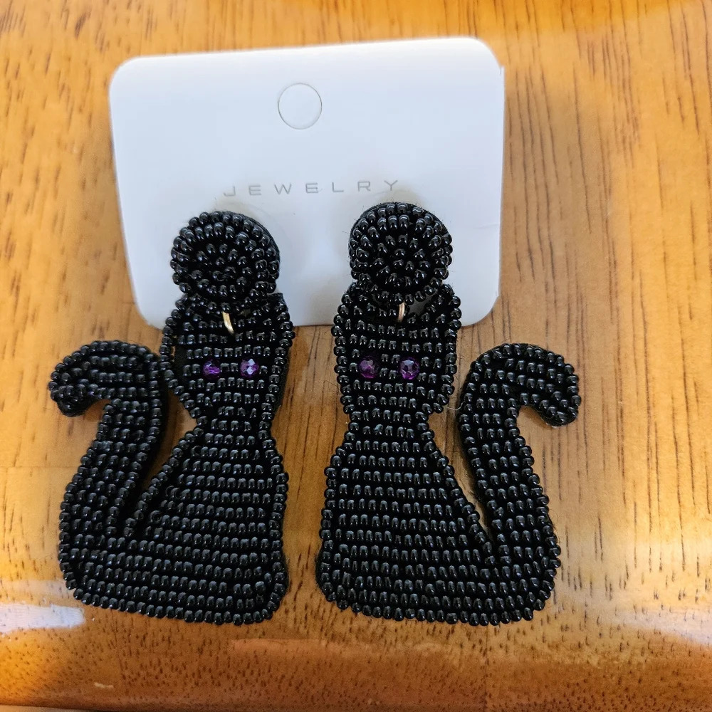 Spooky Cat Earrings: Festive Beaded Dangle Earrings for Halloween Parties